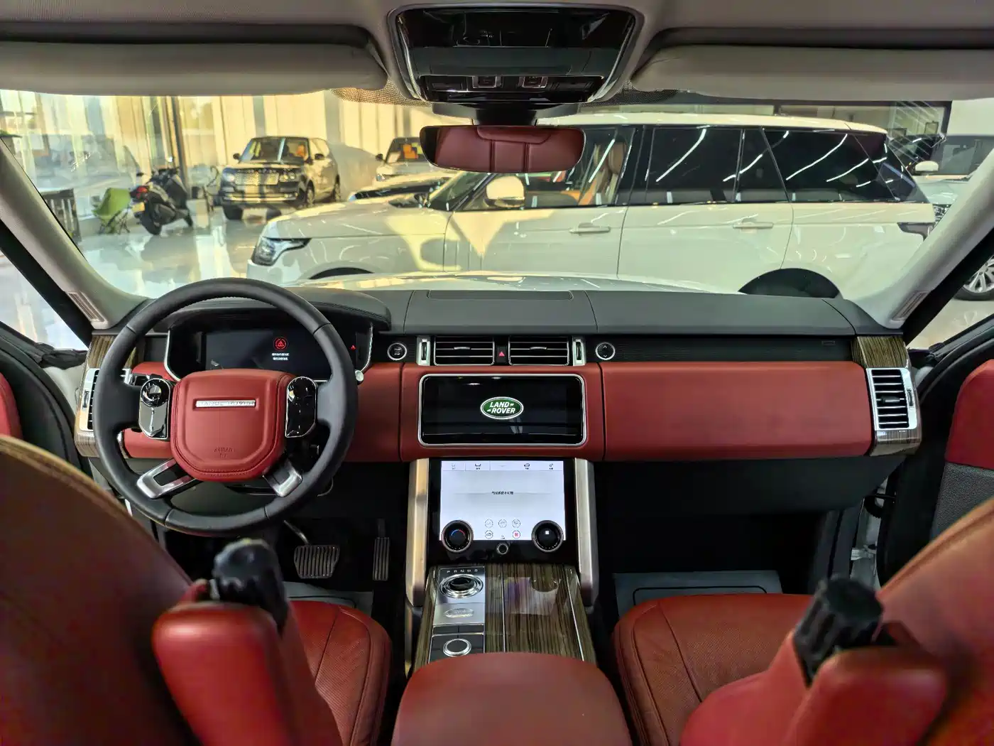 Land Rover Range Rover 2018 3.0 SC V6 Vogue SE Genesis Extended Edition фото 10