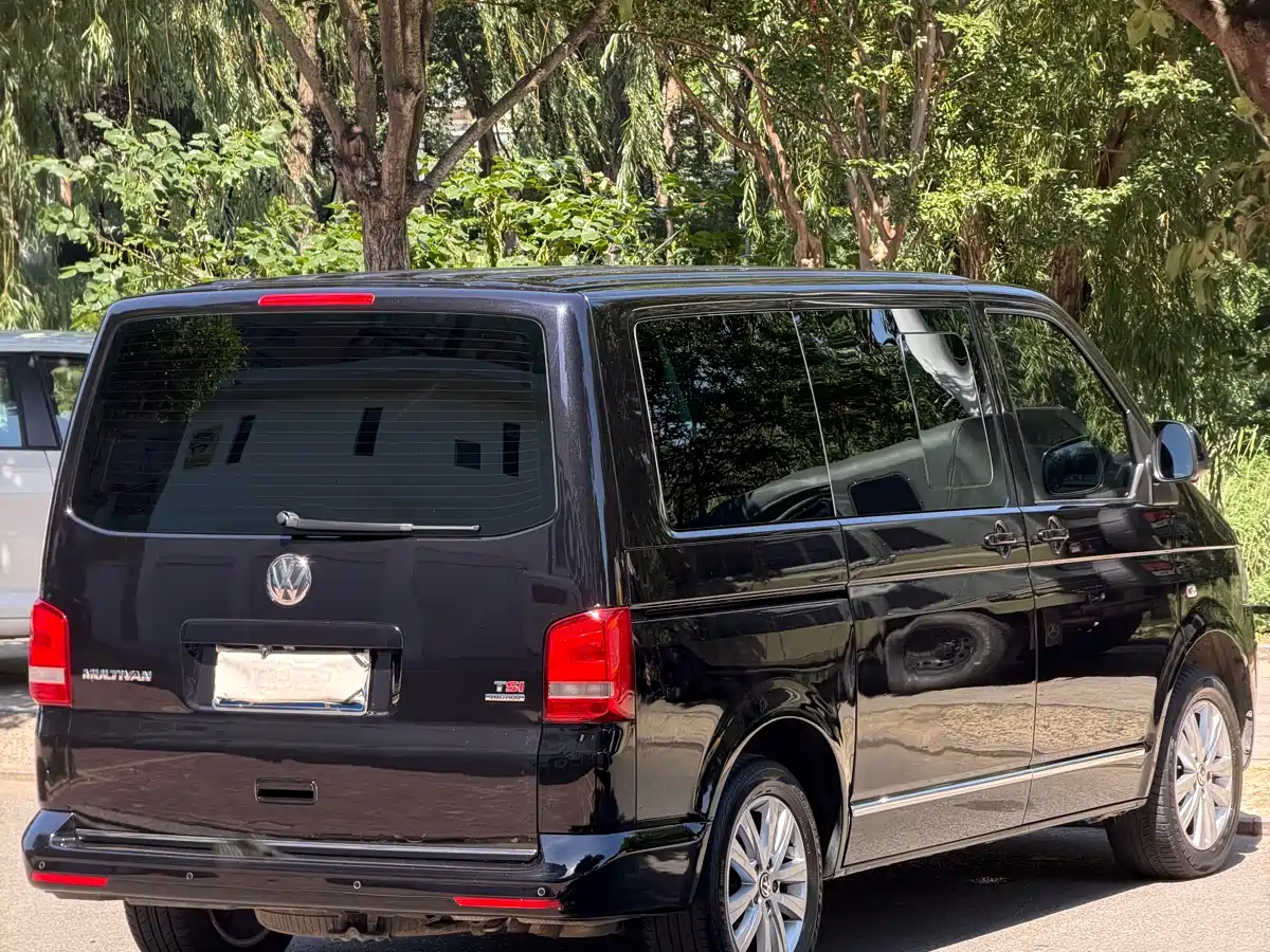 Volkswagen Multivan 2012 2.0TSI 4WD Premium фото 5