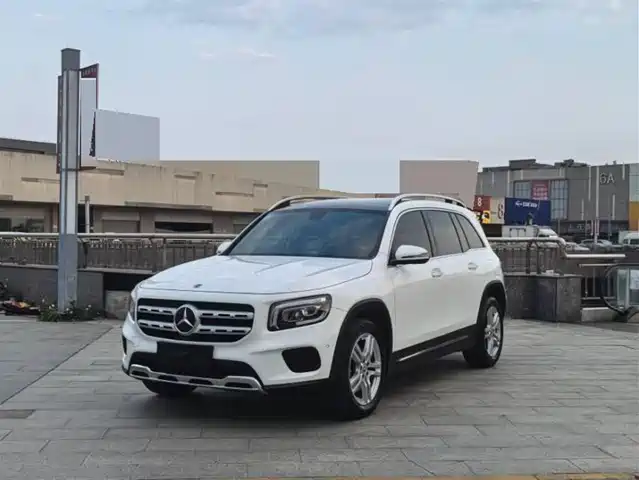 MERCEDES-BENZ GLB
