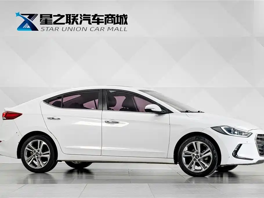 Hyundai Elantra 2016 1.6L Auto Smart·Luxury Edition фото 5