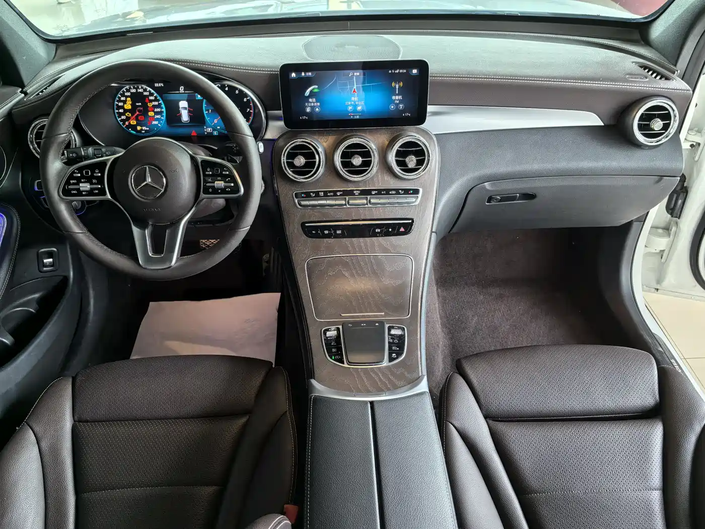 Mercedes-Benz GLC 2021 GLC 260 L 4MATIC Luxury фото 17