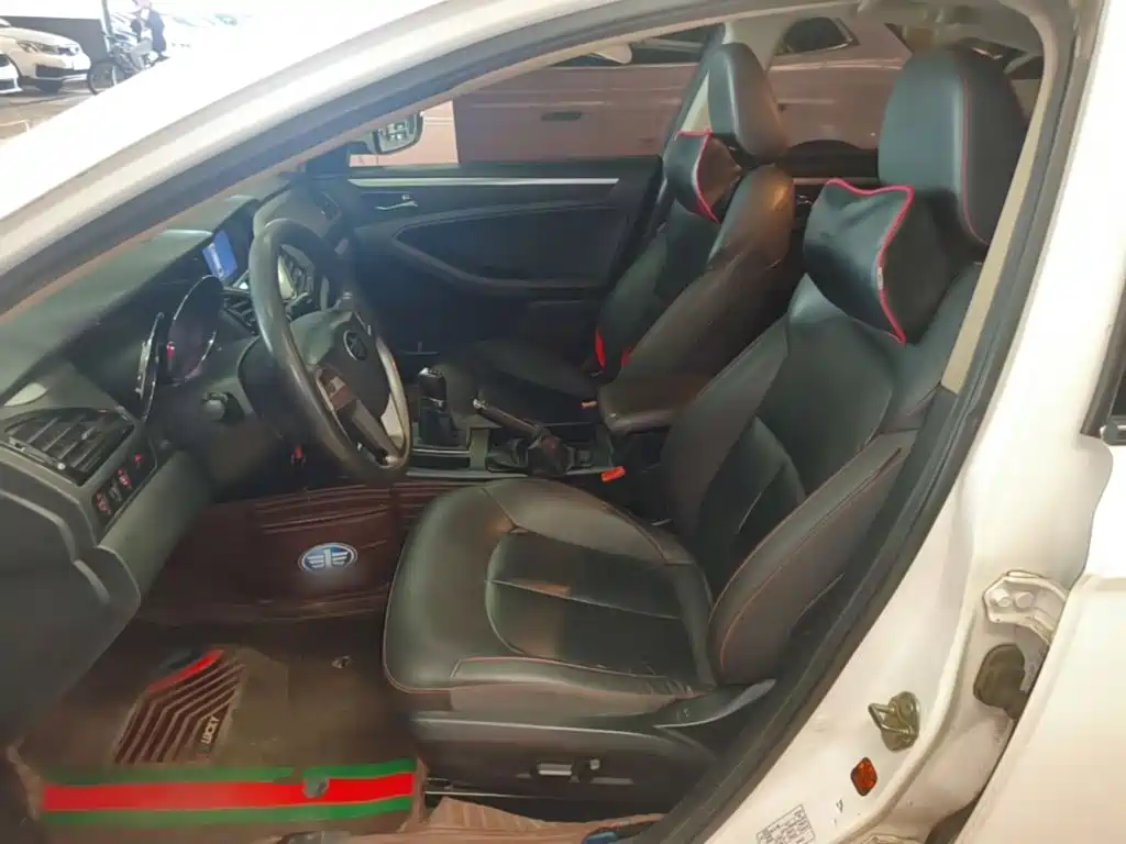 صورة 15 - Besturn B70