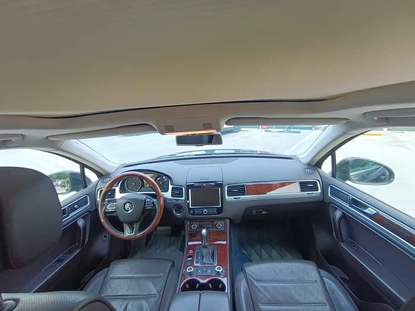 Volkswagen Touareg 2011 3.0TSI Luxury фото 6