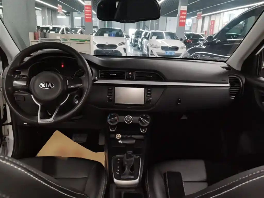 KIA K2