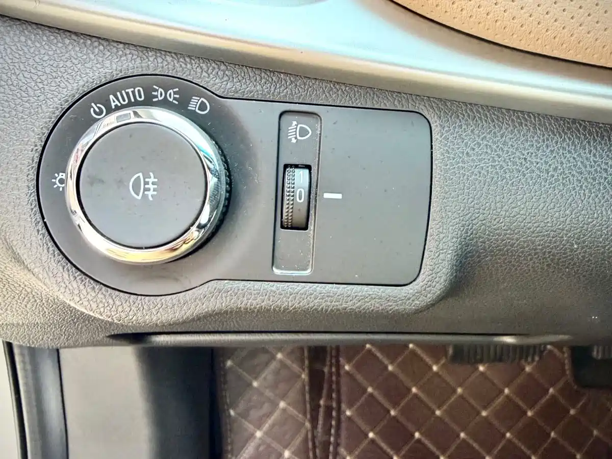 Chevrolet Monza 2022 320 Automatic Enjoyment Sunroof Edition фото 23