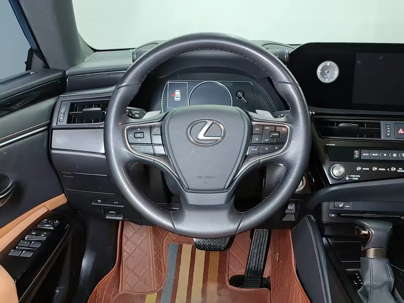 Lexus ES 2021 200 Excellence Edition фото 16