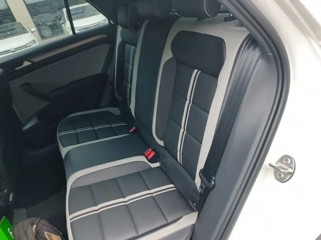 Volkswagen T-Roc, миниатюра 17