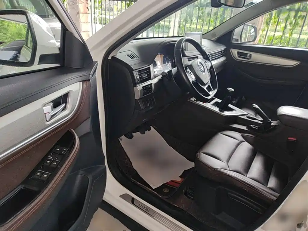 Dongfeng Fengxing Jingyi X5 2017 2017 Power Enjoy Series 1.5T Manual Exclusive