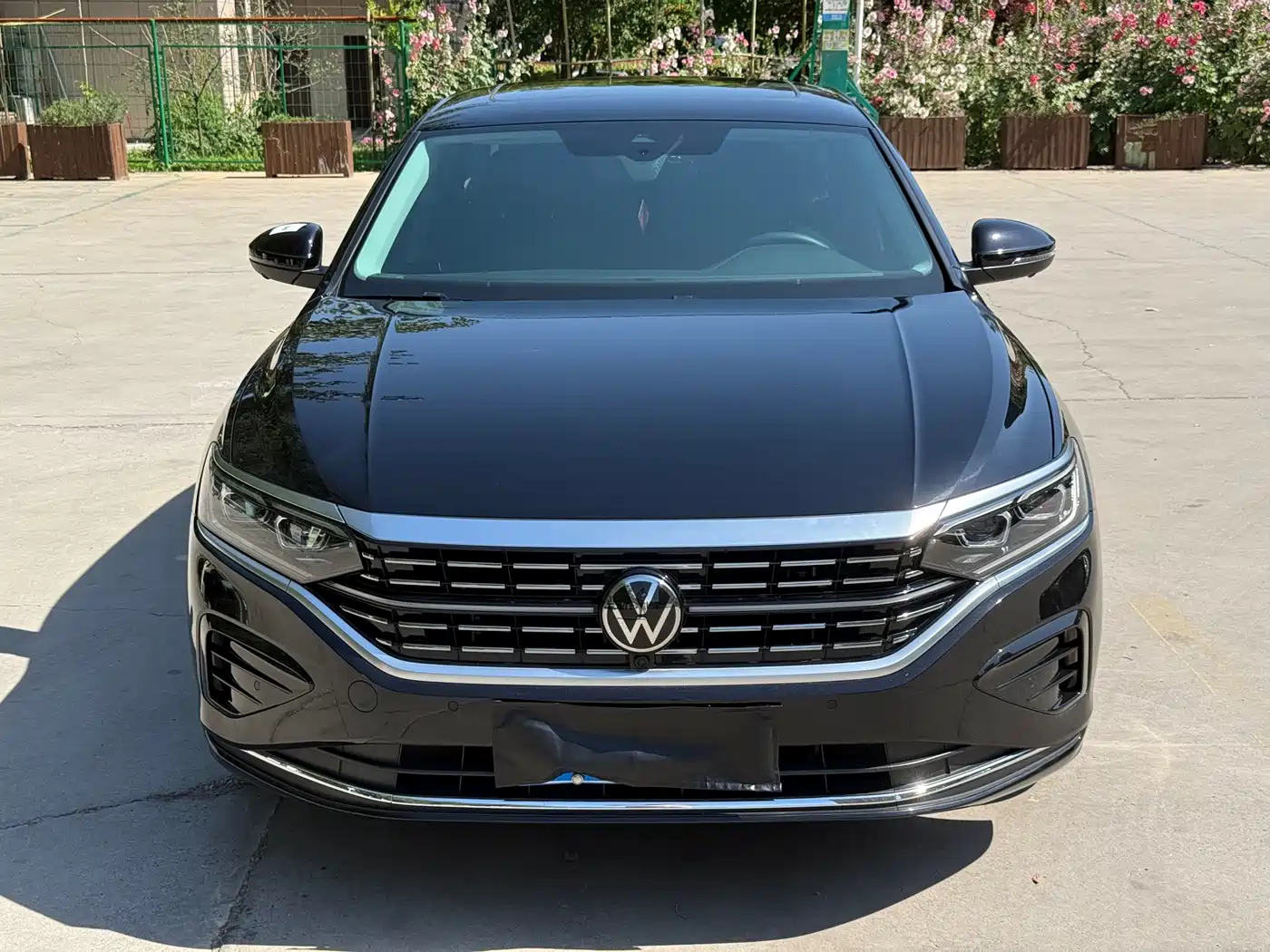 Volkswagen Passat 2024 380TSI Luxury фото 2