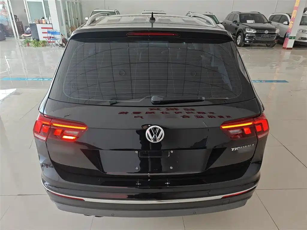 Volkswagen Tiguan L 2018 Facelift 330TSI Automatic 2WD Luxury Edition фото 6