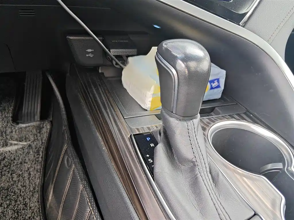 Toyota Camry 2019 2.5G Luxury Edition China VI фото 7