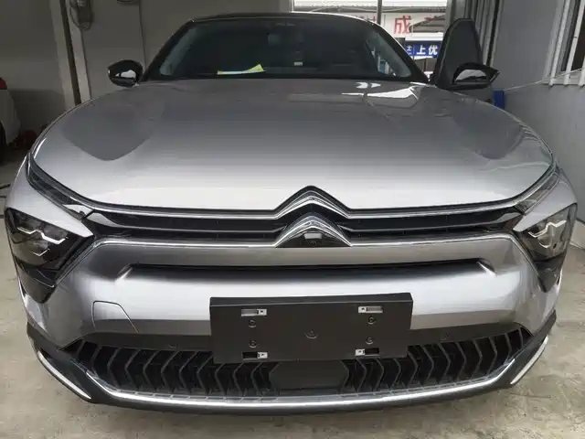 Citroën Versailles C5 X 2024 1.6T Momentum Extraordinary