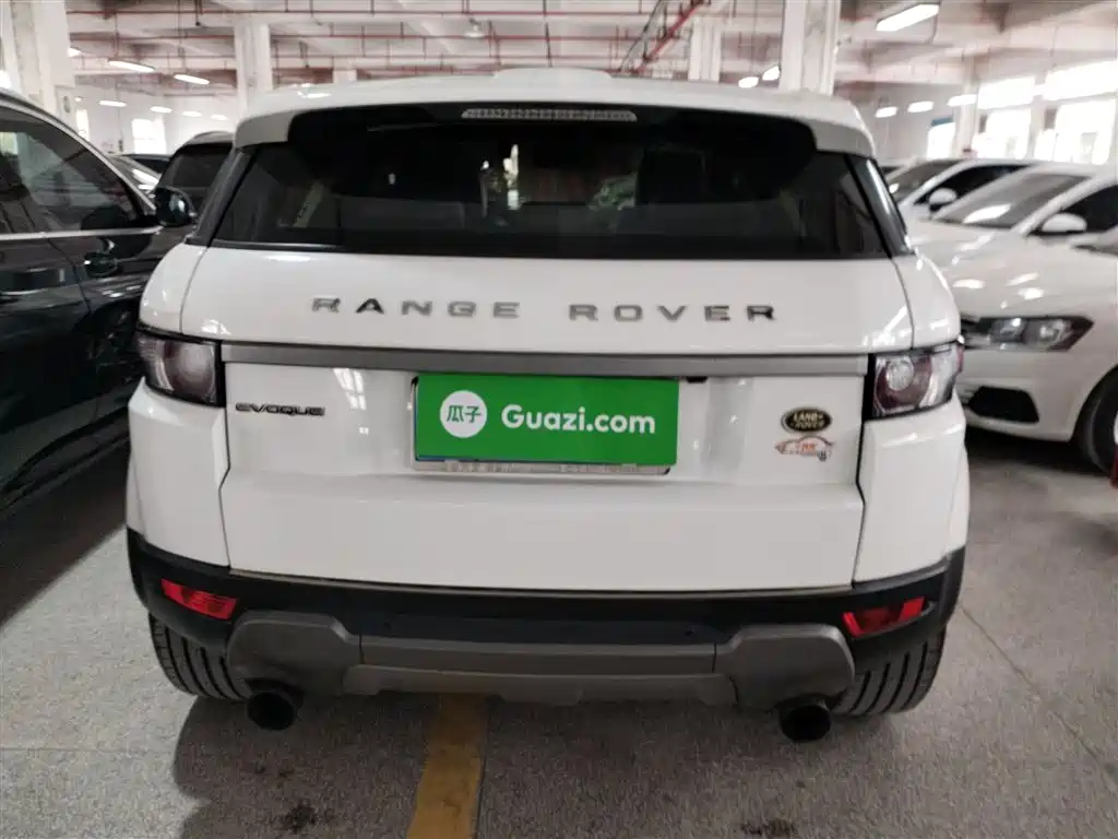 Land Rover Range Rover Evoque 2015 2.0T 5-Door Intelligent Edition фото 6