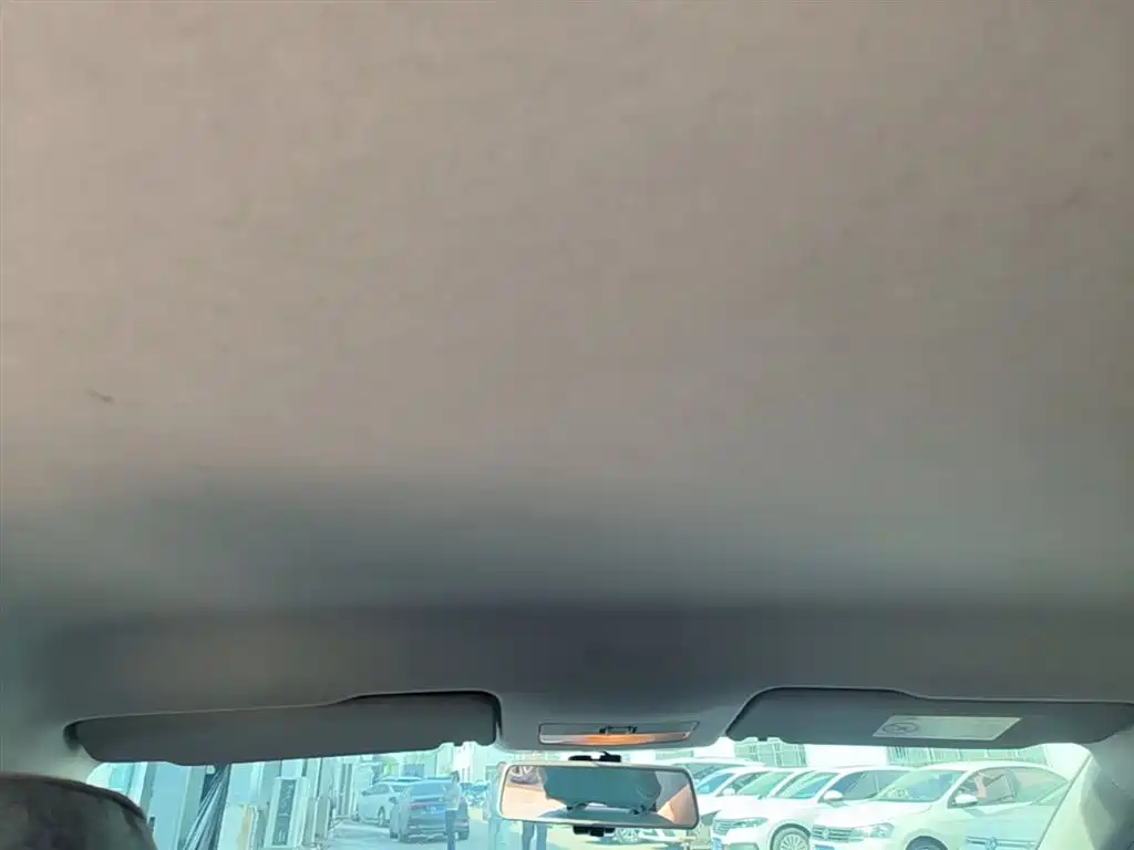 Volkswagen Santana 2015 1.4L Manual Trend Edition фото 18