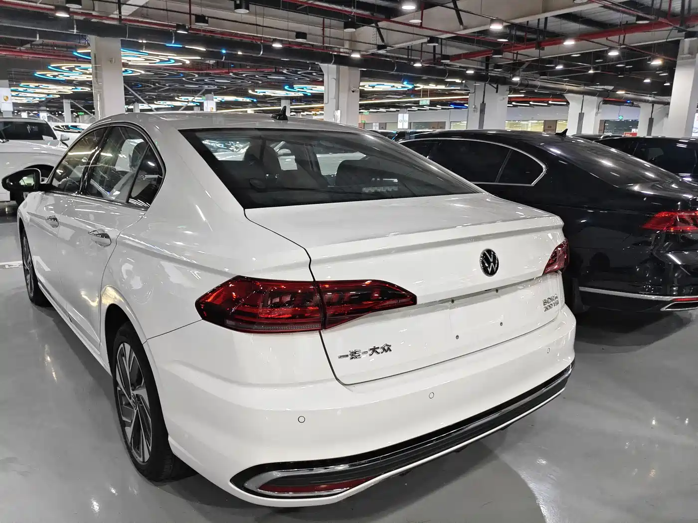 Volkswagen Bora 2024 200TSI DSG Smooth Ride Edition фото 7