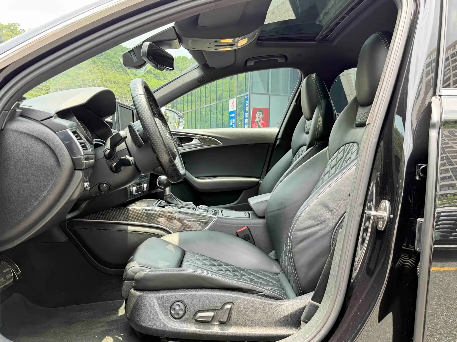 Photo 8 - Audi S6
