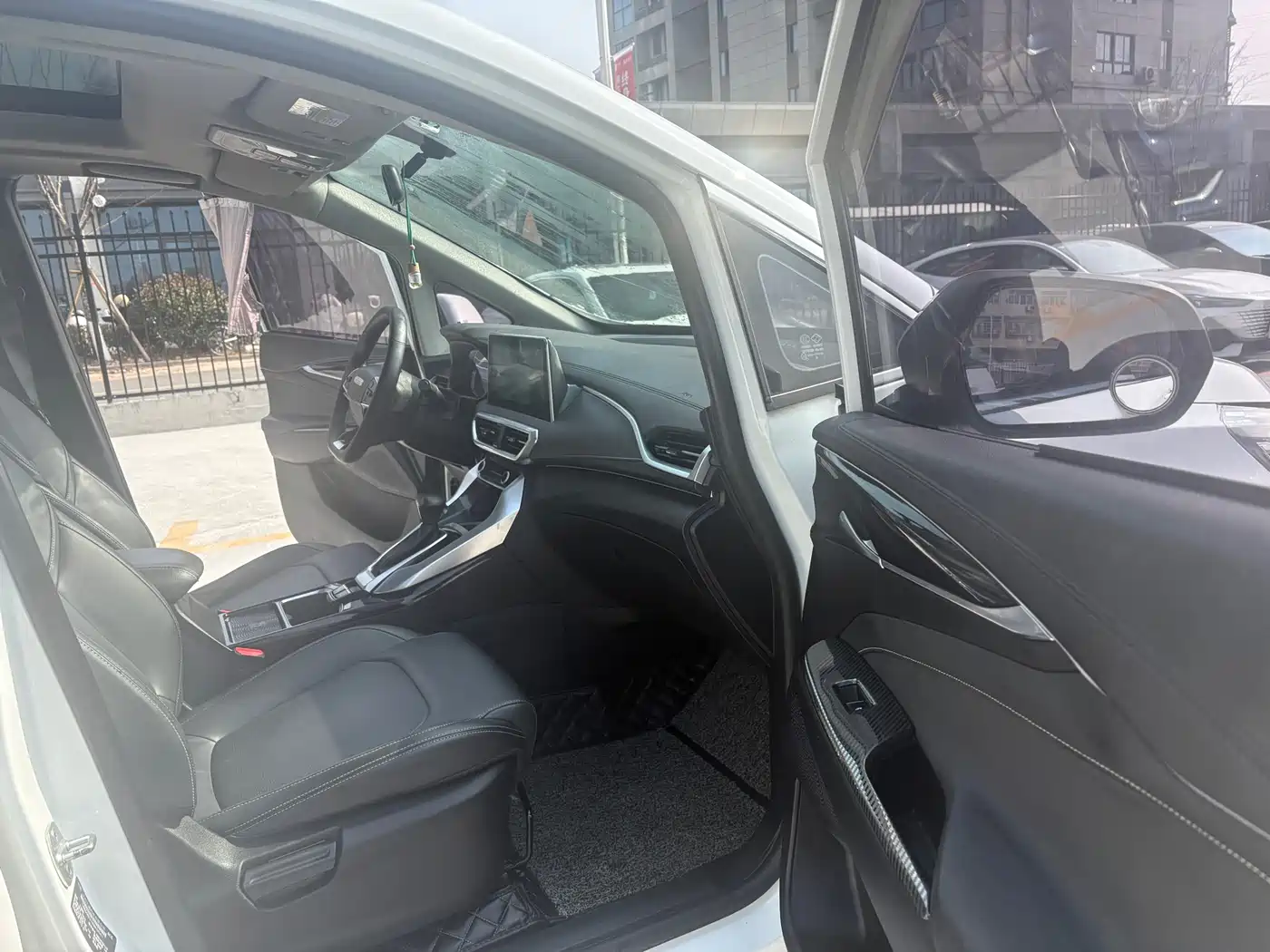 SAIC Maxus Maxus G50 2019 1.5T Automatic Luxury Edition China V фото 12