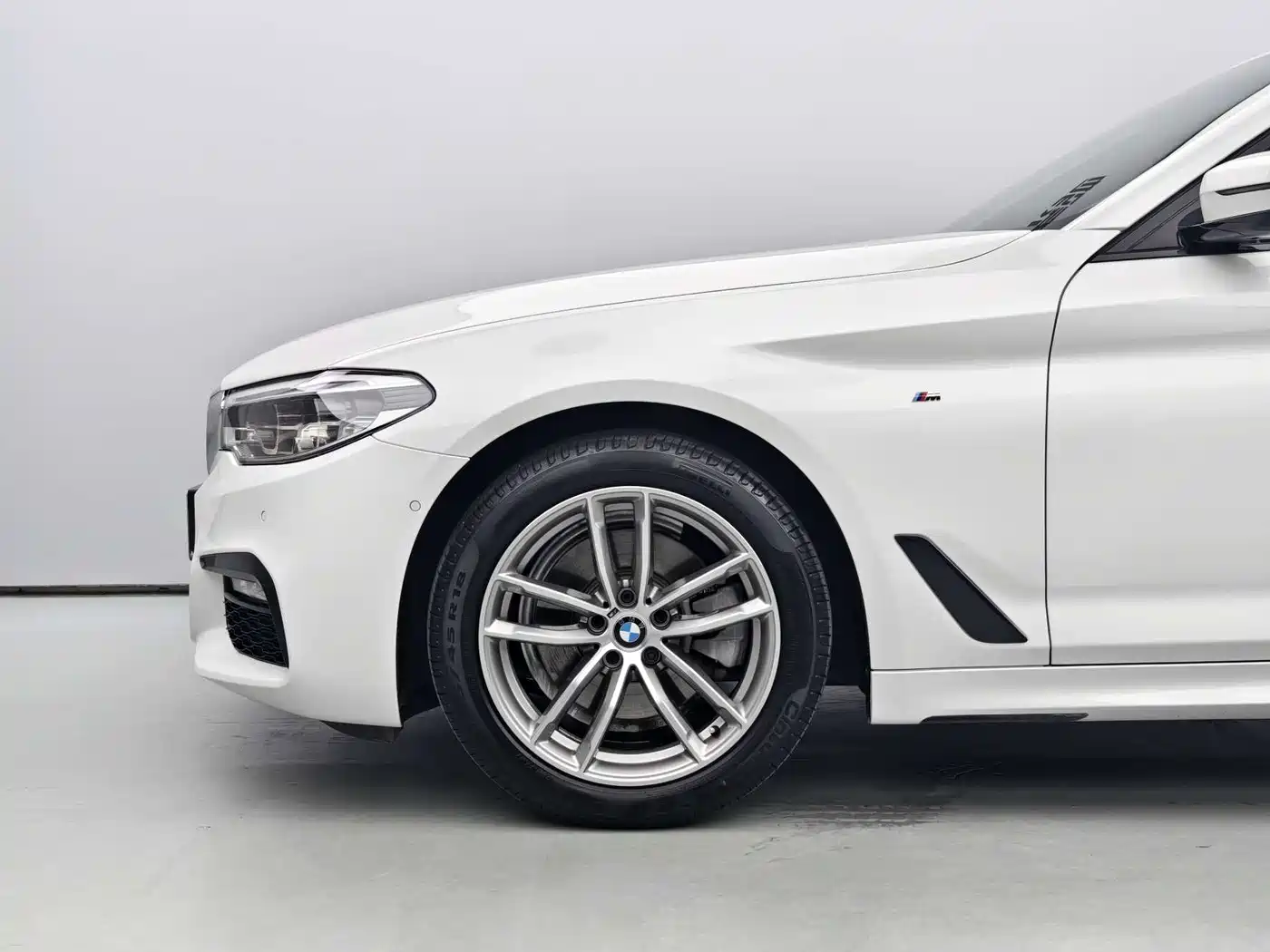 BMW 5 Series 2018 525Li M Sport Package фото 6