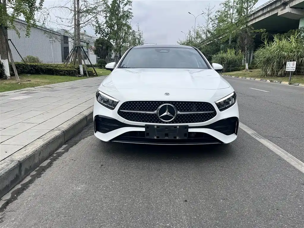 Mercedes-Benz A-Class 2023 A 200 L Fashion фото 2