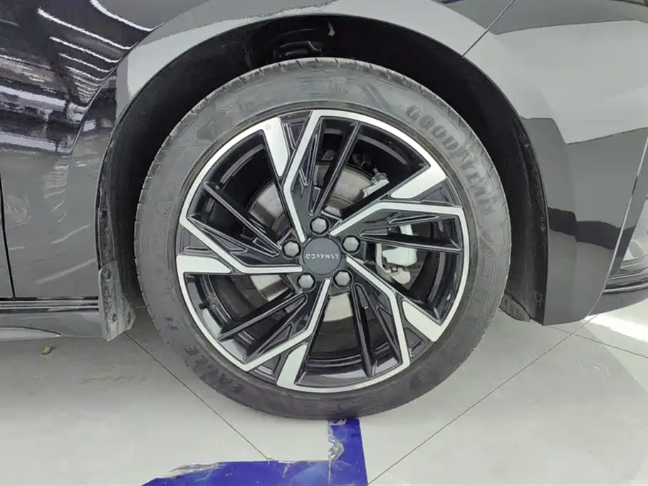 Lynk & Co 03 2023 1.5TD DCT Power Pro фото 6
