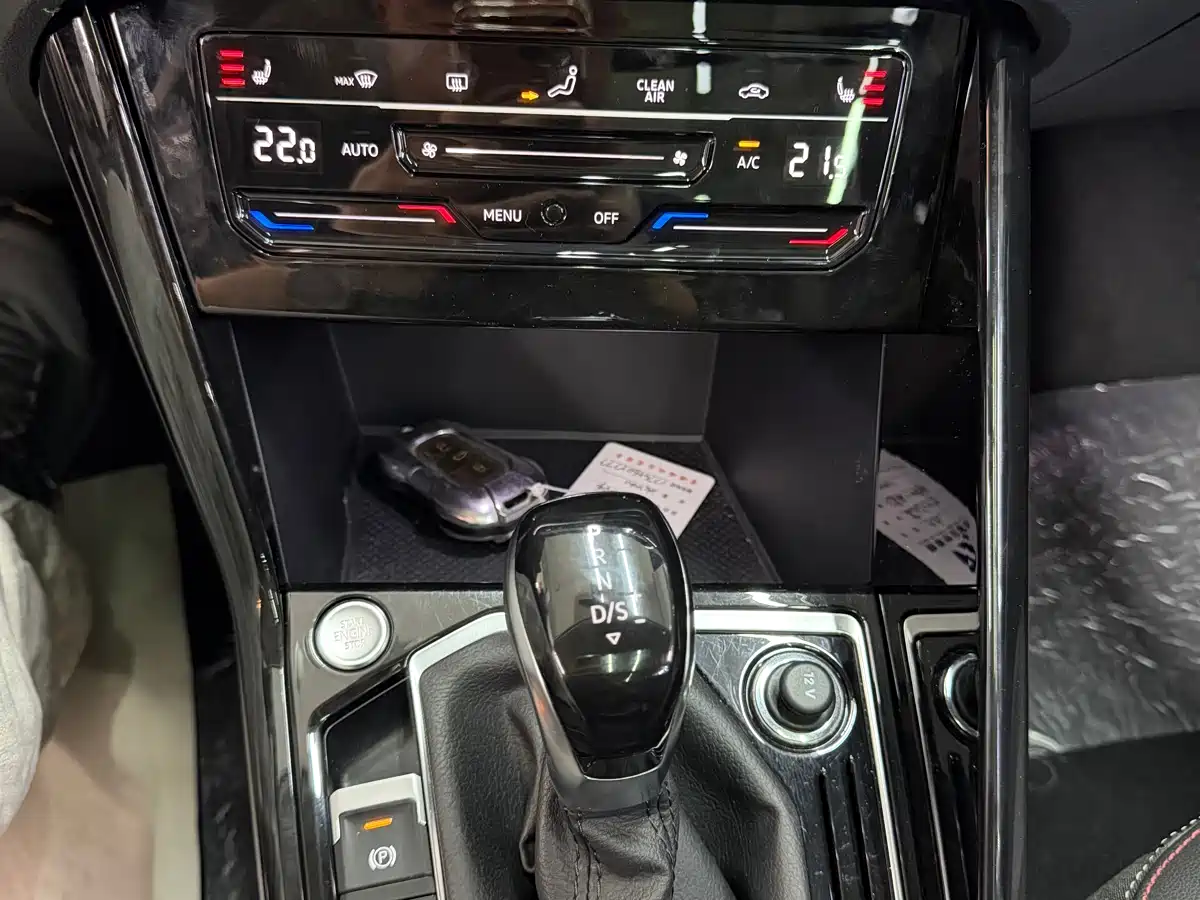 Volkswagen Tayron 2022 280TSI 2WD Luxury Smart Connect Edition фото 17
