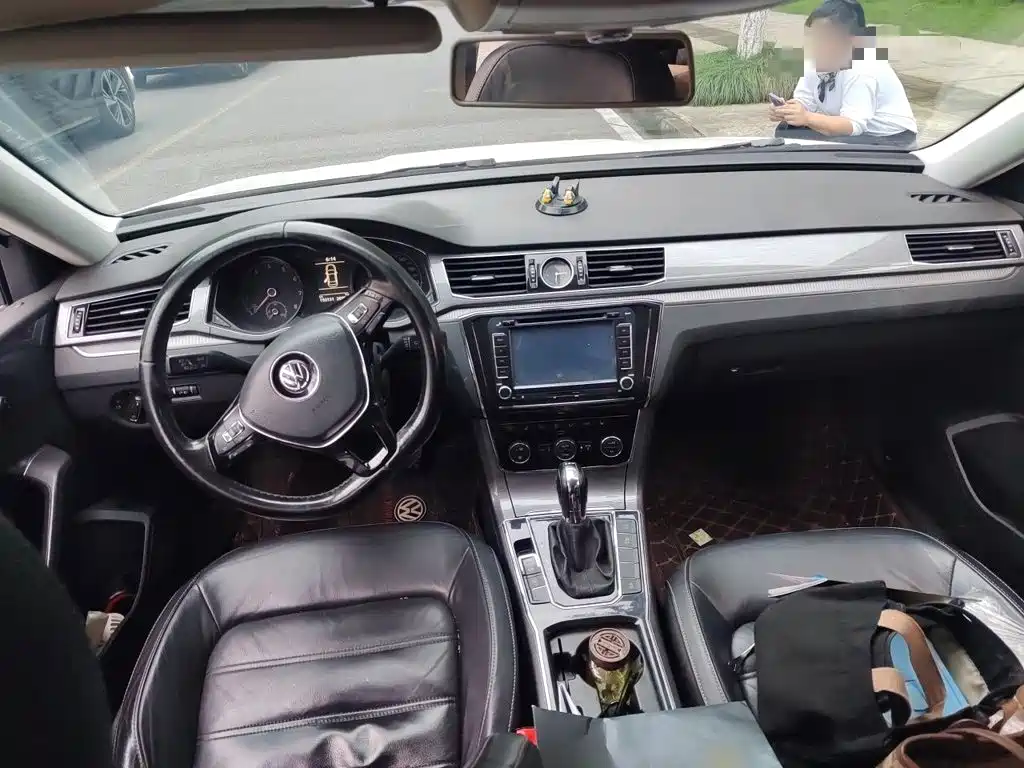 Photo 13 - Volkswagen Passat