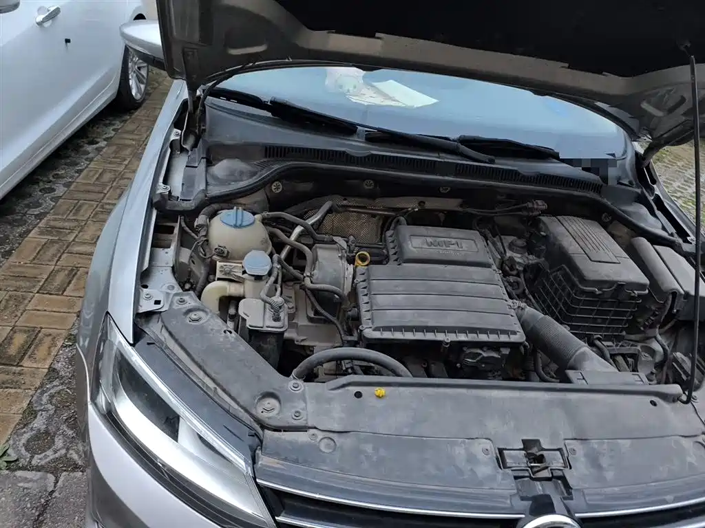 Volkswagen Sagitar 2015 1.6L Automatic Comfort фото 21