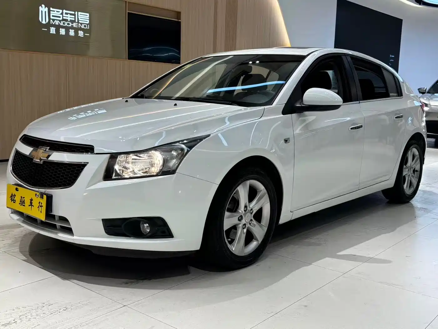 Chevrolet Cruze 2013 Hatchback 1.6L Automatic Luxury