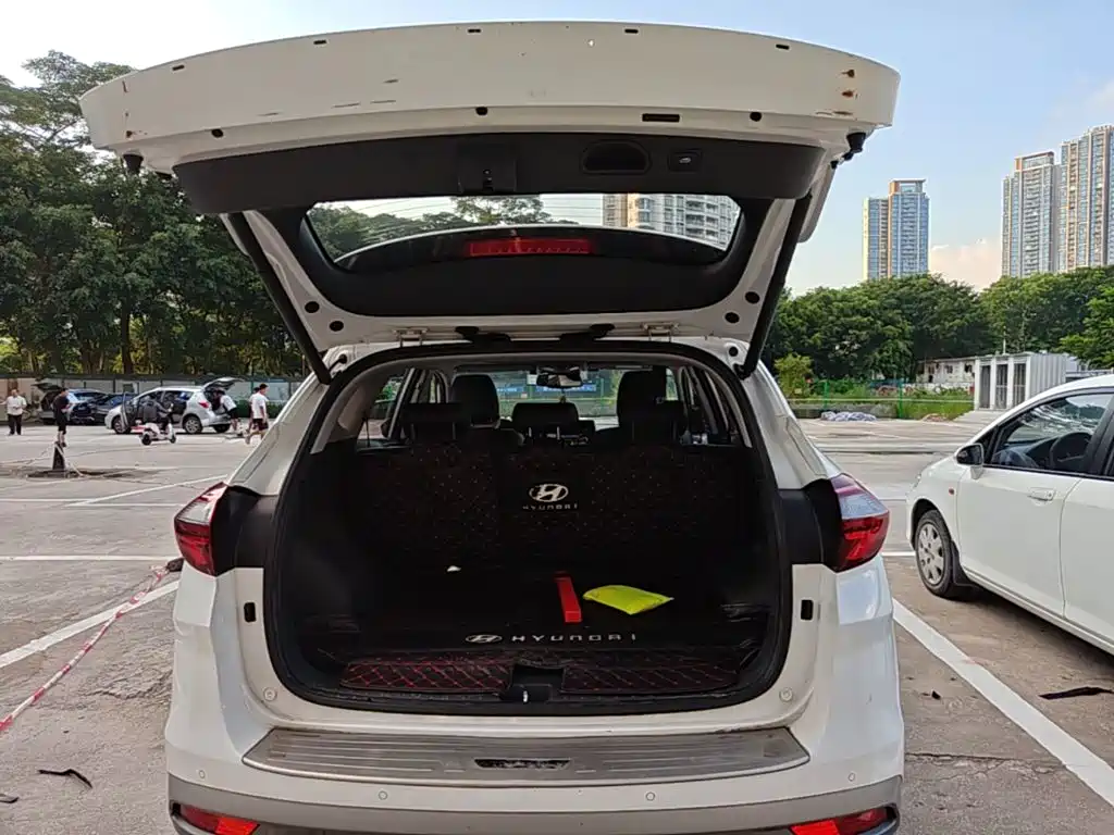 Фото 19 - Hyundai Tucson