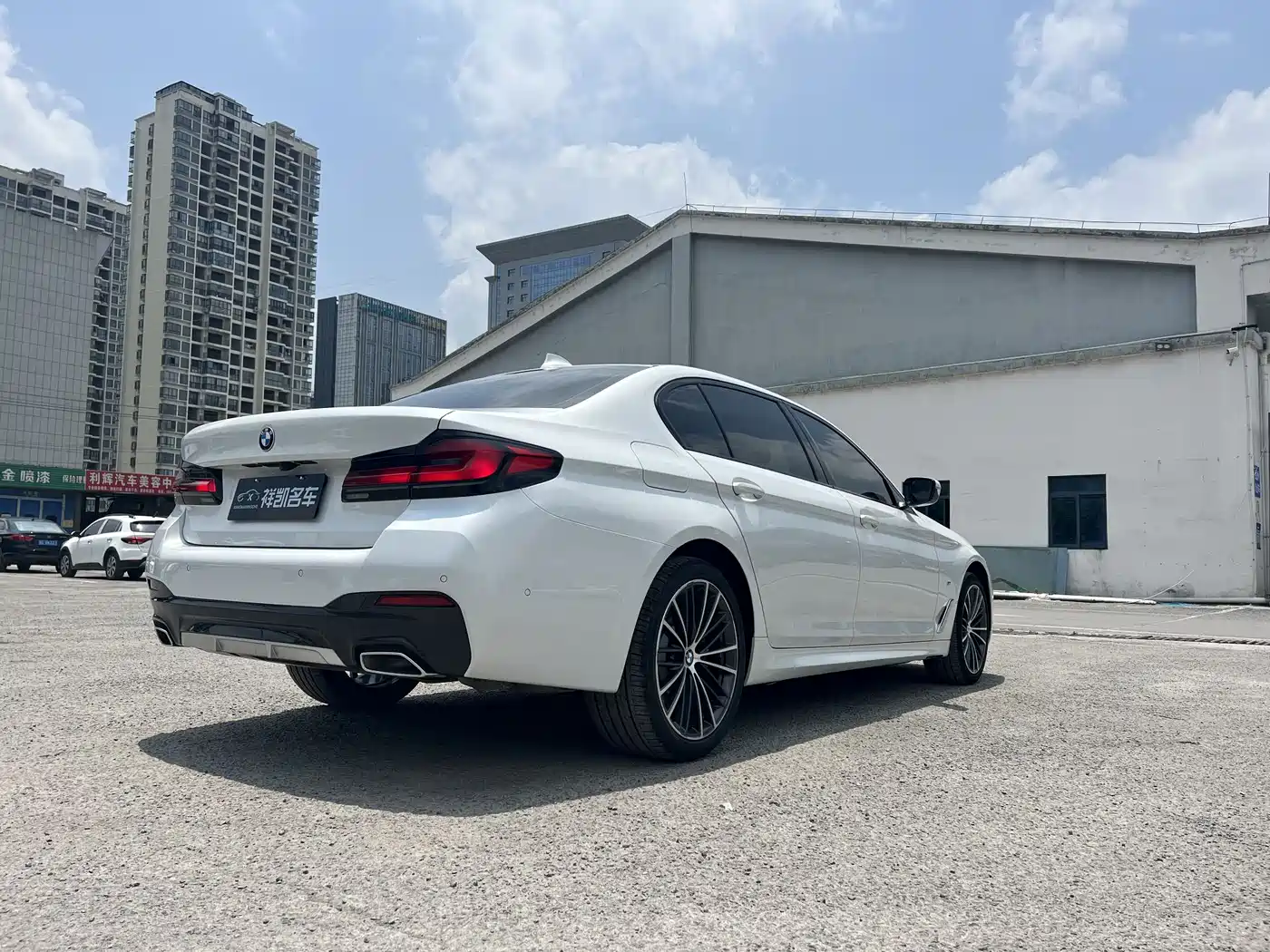 BMW 5 Series 2021 530Li Leading M Sport Package фото 11