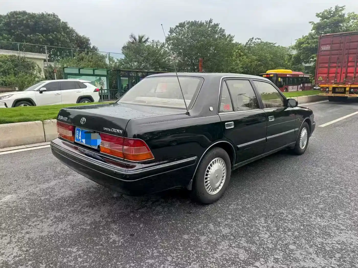 Toyota Crown фото 4
