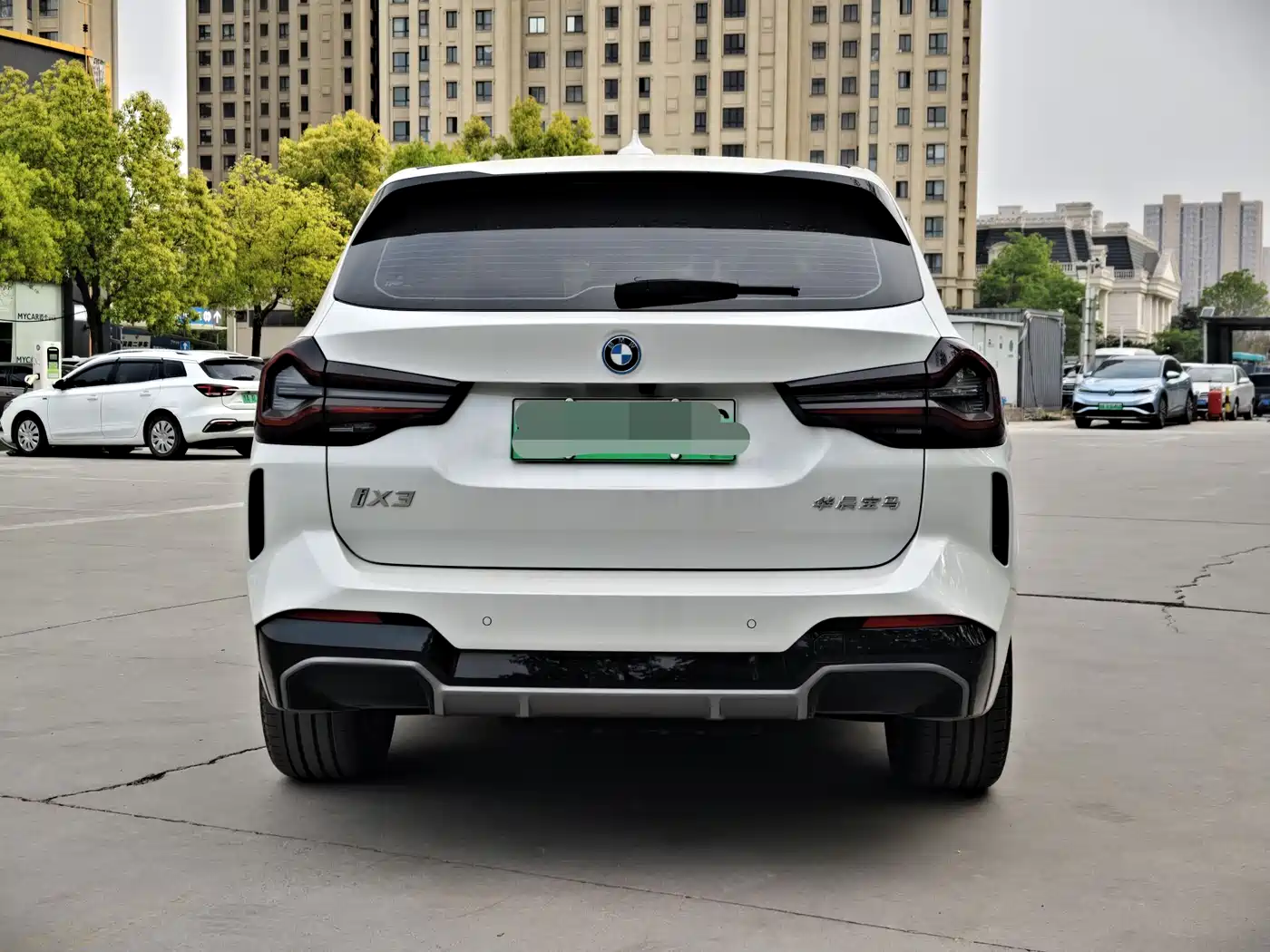 BMW IX3
