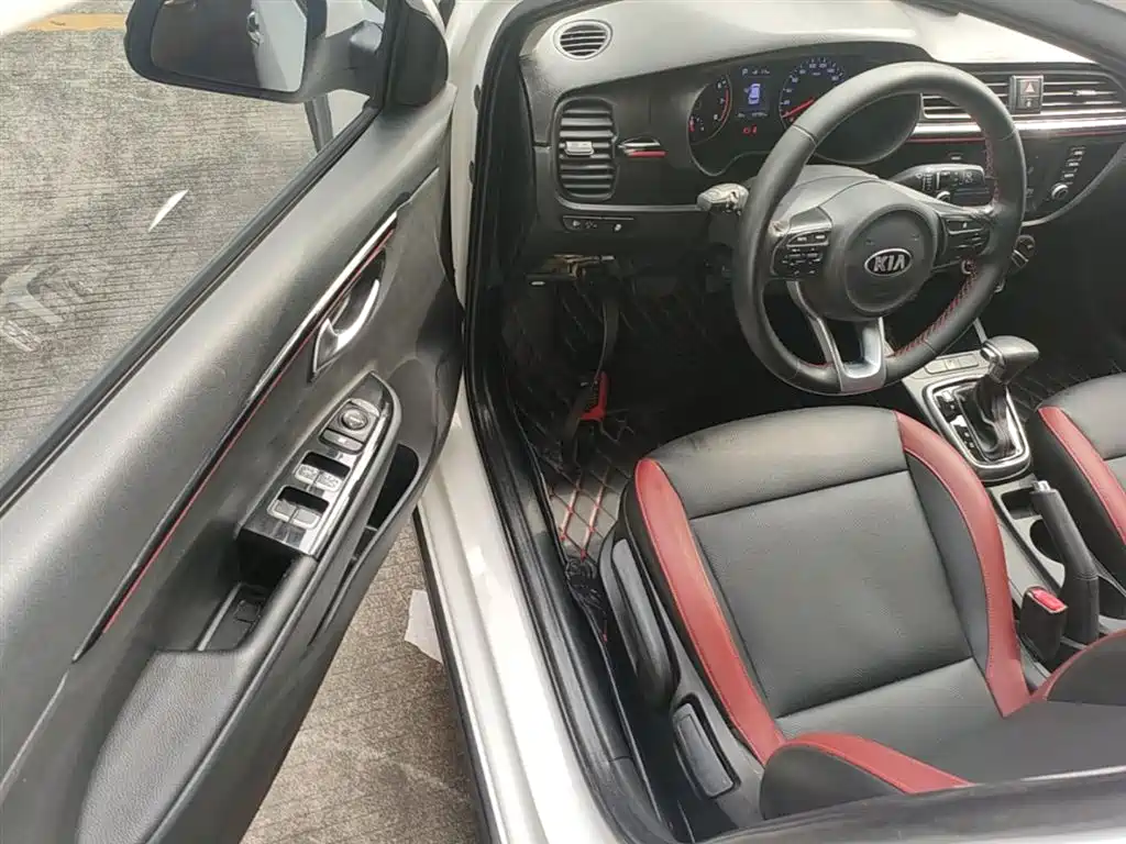 Kia KX CROSS 2018 1.6L Automatic Smart Sunroof Edition фото 16