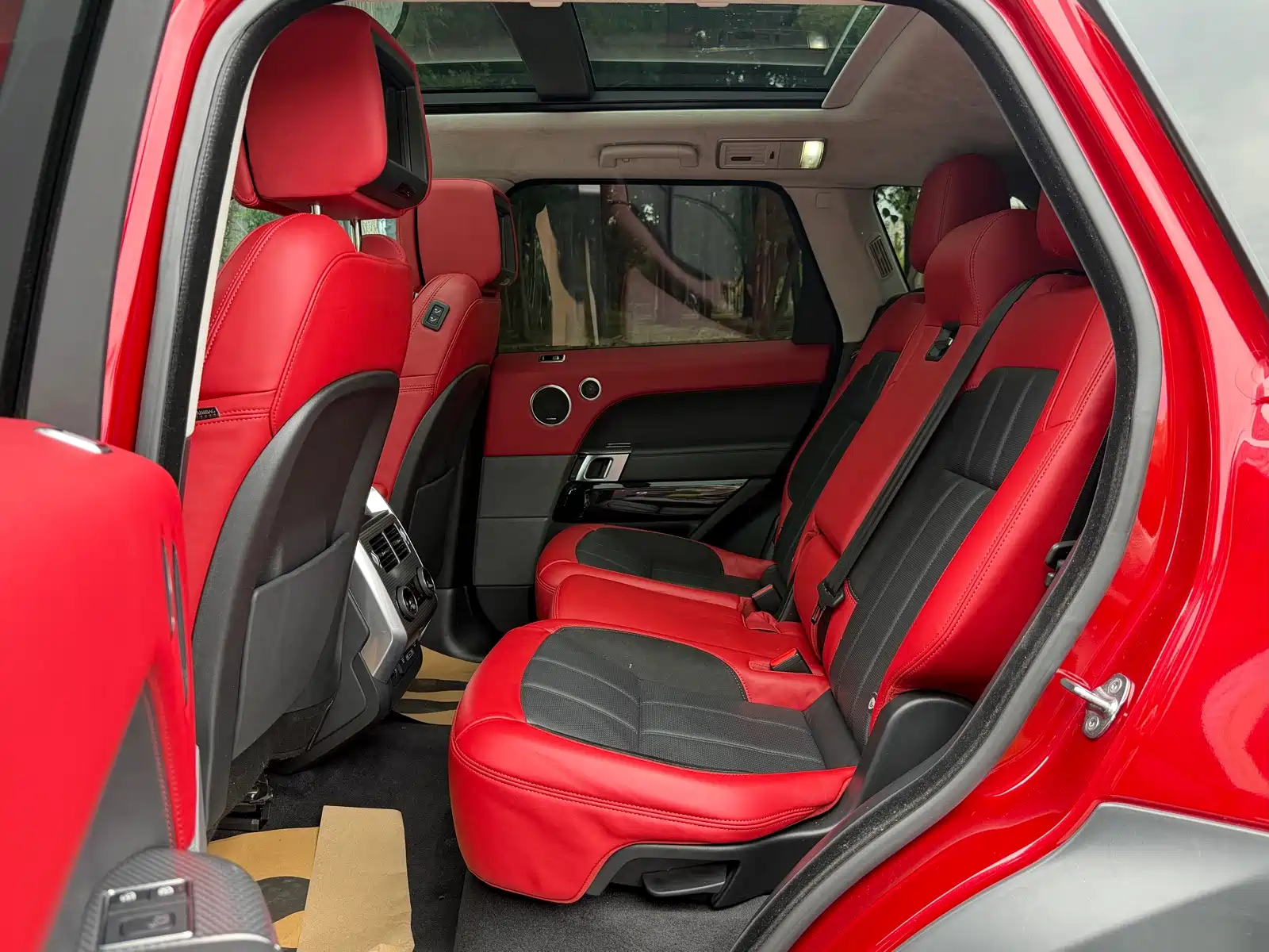 Фото 24 - Land Rover Range Rover Sport