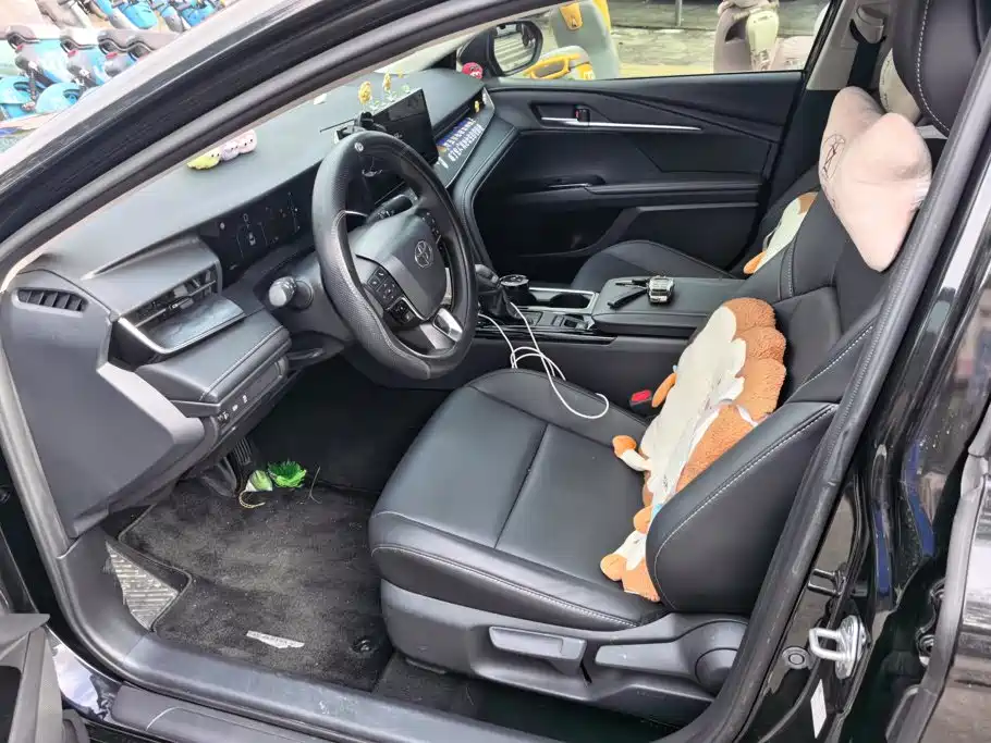 Фото 9 - Toyota Camry