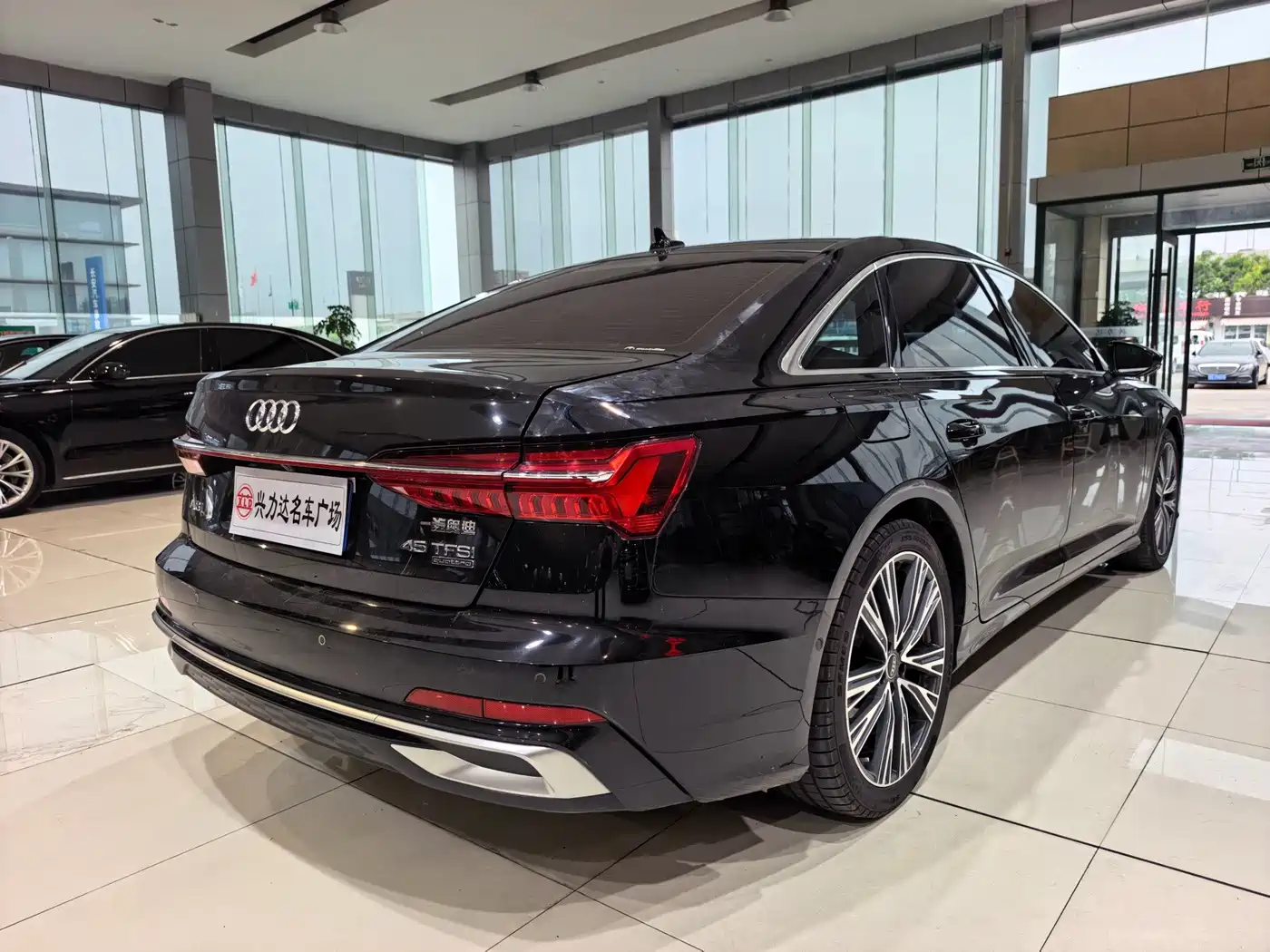 Photo 3 - Audi A6L