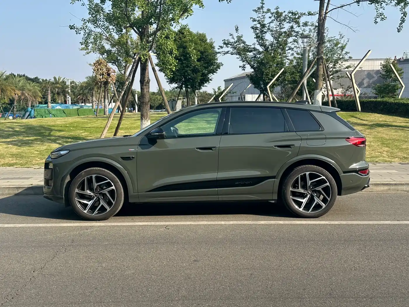 Audi Q6L e-tron 2025 Model Pioneer Edition фото 7