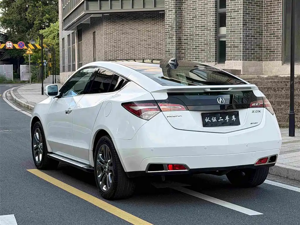 Фото 3 - Acura ZDX
