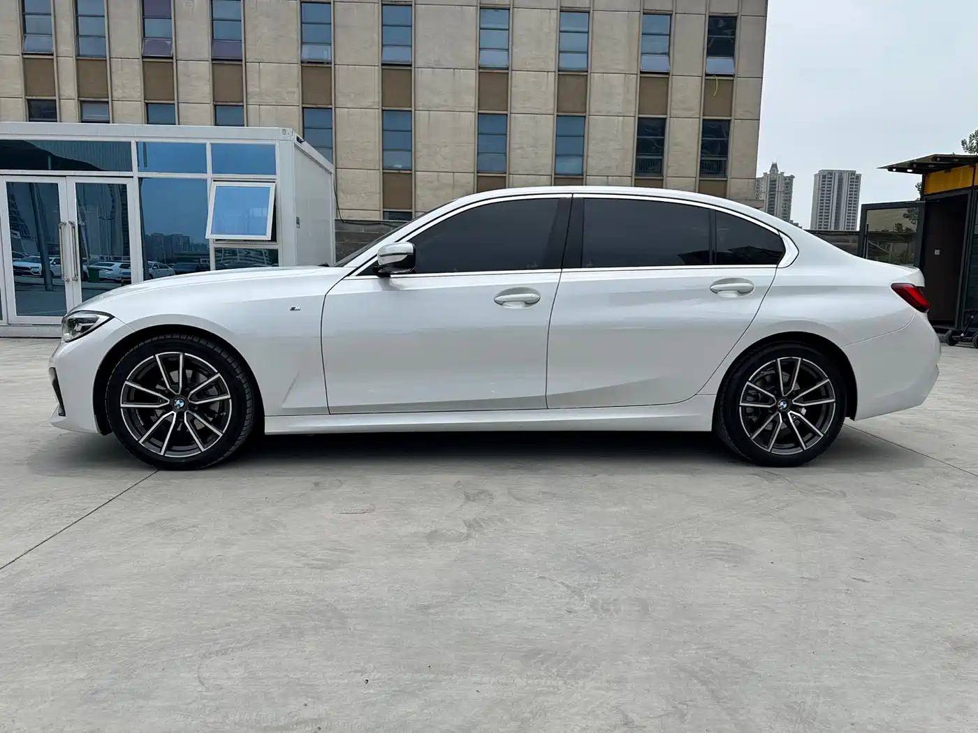 BMW 3 Series 2022 320Li M Sport Package фото 3