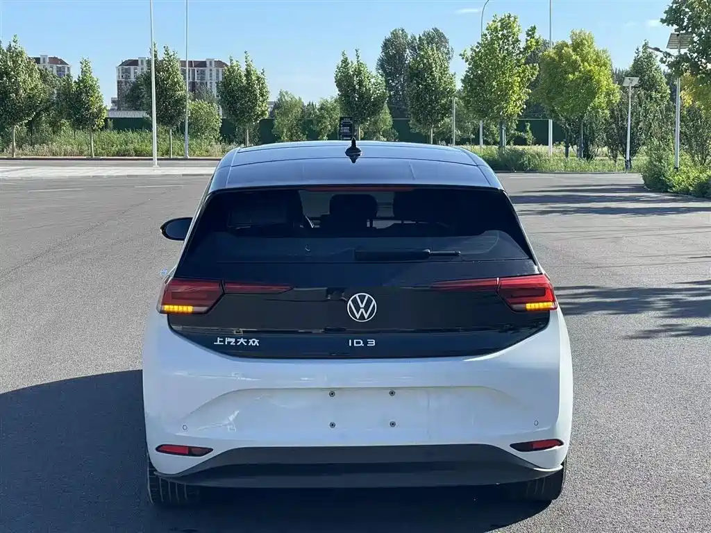 Volkswagen ID.3 2023 Ultimate Smart Edition фото 8