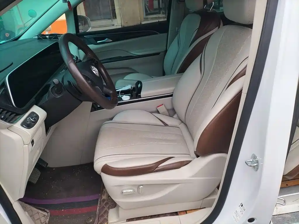 Фото 8 - Buick GL8