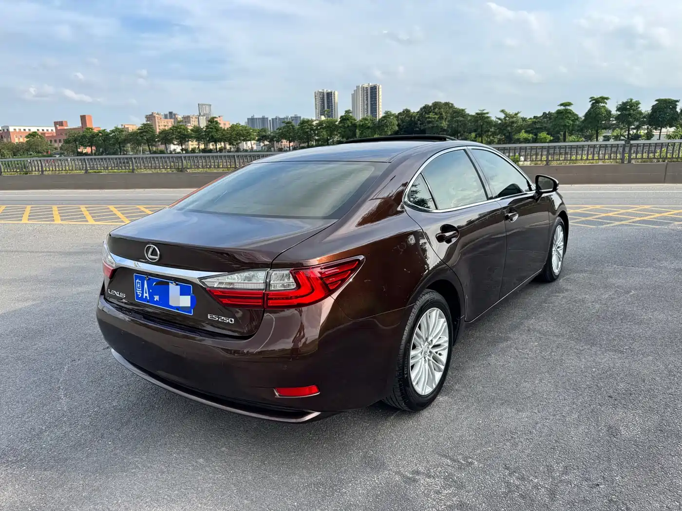 Lexus ES 2015 250 Elegance Edition фото 5
