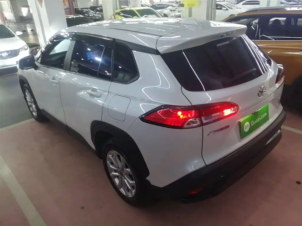 Toyota Frontlander 2023 2.0L CVT Elite Edition фото 5
