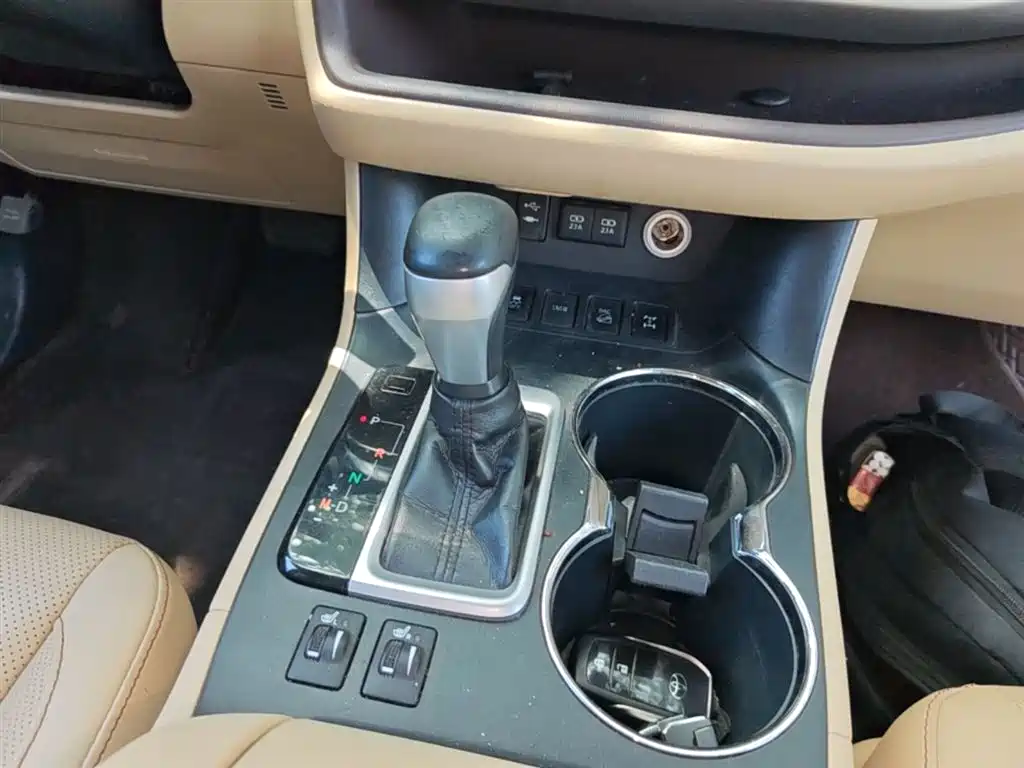Toyota Highlander 2018 2.0T 4WD Luxury 7-seater China VI фото 14