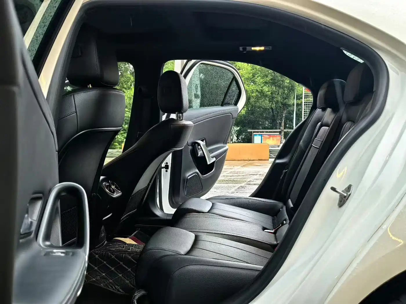 Mercedes-Benz A-Class 2022 A 200 L Sport Sedan Dynamic фото 8