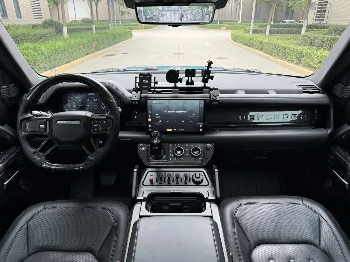 Фото 11 - Land Rover Defender