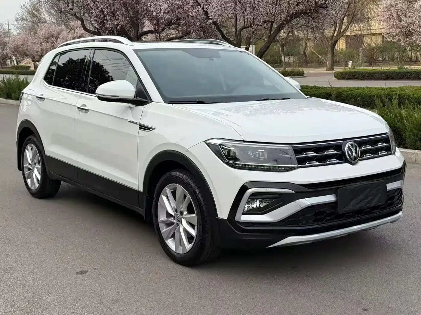 Volkswagen T-Cross 2019 1.5L Automatic Comfort Edition фото 2