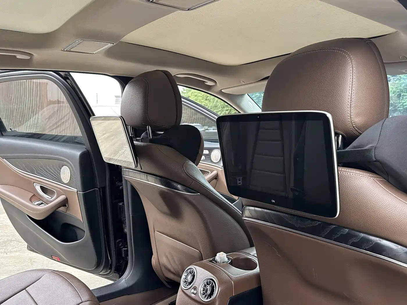 Mercedes-Benz E-Class 2019 E 300 L Sport Fashion фото 9