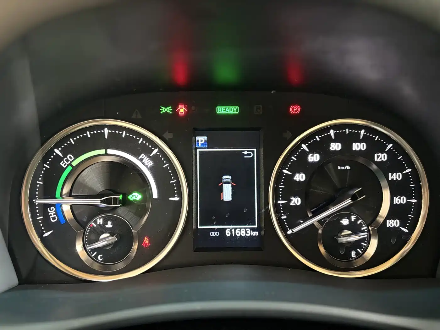 Toyota Vellfire 2021 Crown Hybrid 2.5L HV Premium Edition фото 6
