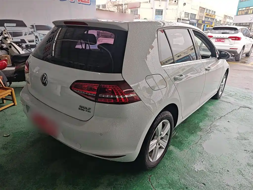 Volkswagen Golf 2017 230TSI Auto Comfort Millionth Anniversary Edition фото 7